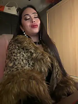 دردشة BigDominaMia الجنسية المباشرة