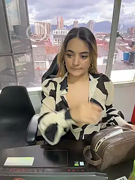 Antonella_Julieta Live XXX-Chat