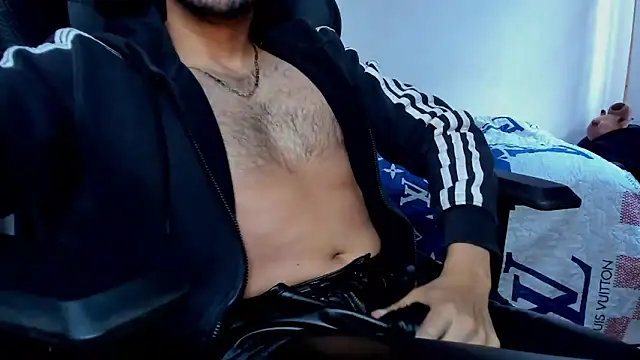 Tommy_Bred Adlı Modelin Web Kamerası Şovu