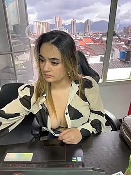 Czat XXX na żywo – Antonella_Julieta