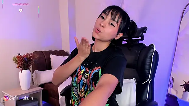 emilyruiz1's Live XXX Chat