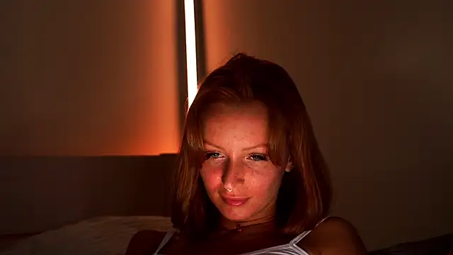 Liuba_Fox élő XXX-chatje