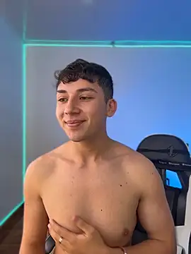 oliver_kyy élő XXX-chatje