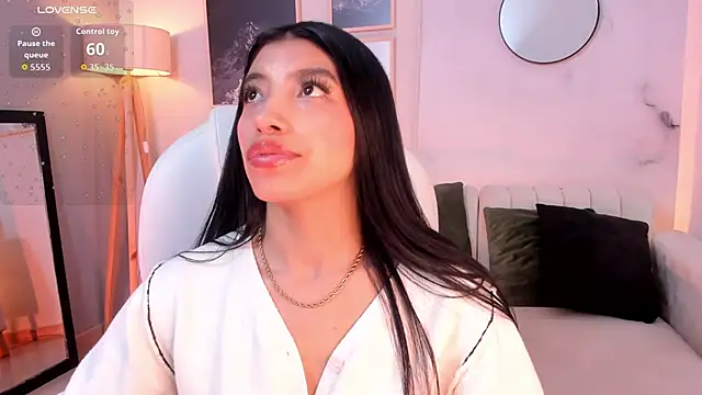 Tiffany_Low: онлайн-секс-чат