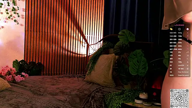 Chat XXX en directo de GildedKitten