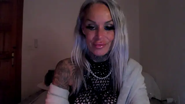 Živý XXX chat Sophie-Logan-Ink