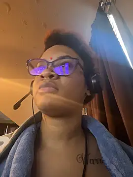 nickytheehawtie: онлайн-секс-чат