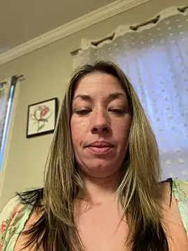 MiraKisss Live XXX-Chat