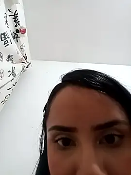 cristal__ks – Naživo XXX chat