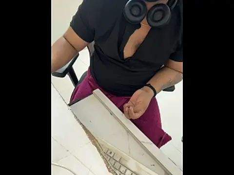 FlirtyxBoy Adlı Modelin Web Kamerası Şovu