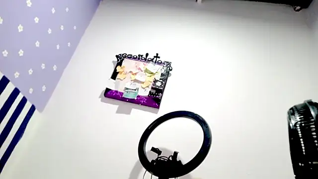 PetiteIvoryQueen19 现场XXX聊天