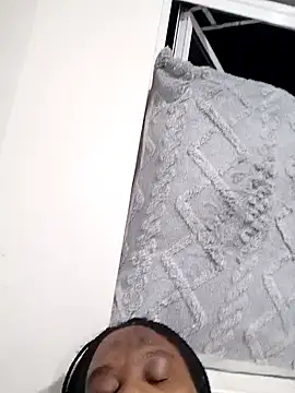 princess-boobz 现场XXX聊天