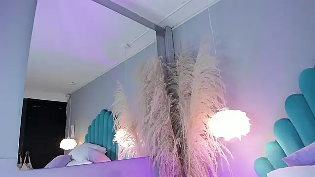 LindsyCatern Live XXX chat