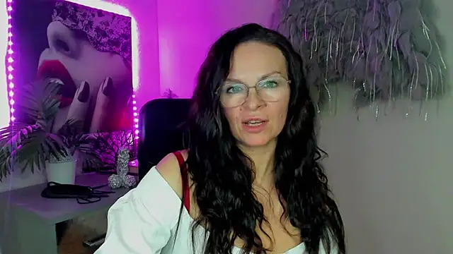 Chat XXX en directo de HelenLuxx