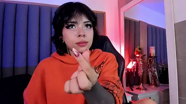 Chat XXX en directo de misstomie_