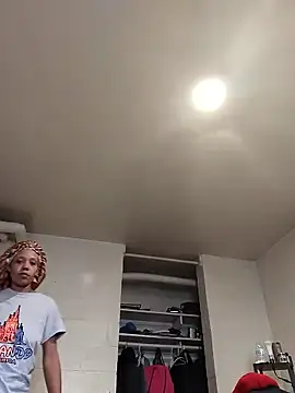 XXX chat uživo modela SITHANDRAH