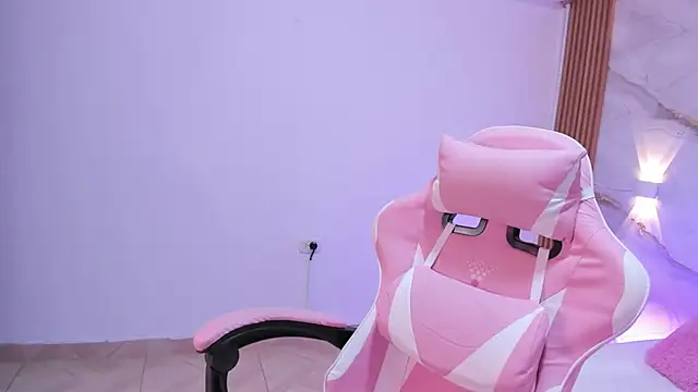 mia_naugthy4 Adlı Modelin Canlı XXX Sohbeti