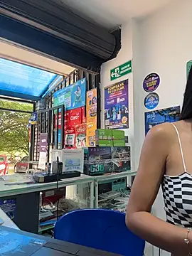 XXX chat uživo modela pregnant_sofii18