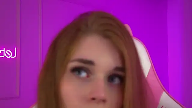 MelissaBauch Adlı Modelin Canlı XXX Sohbeti