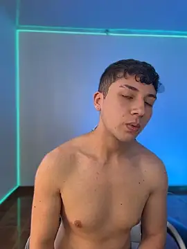 oliver_kyy's Live XXX Chat