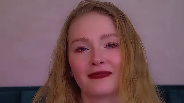 AgataFoxley Adlı Modelin Canlı XXX Sohbeti