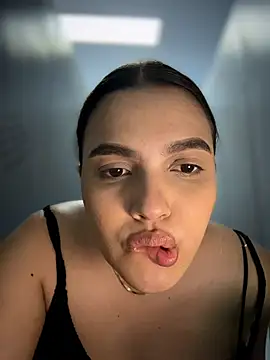 Chat +18 de Colibri_xxx ao vivo