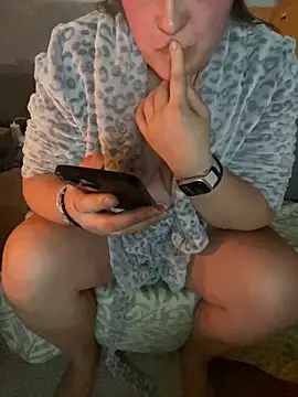 justsomeoneuknow Live XXX Chat