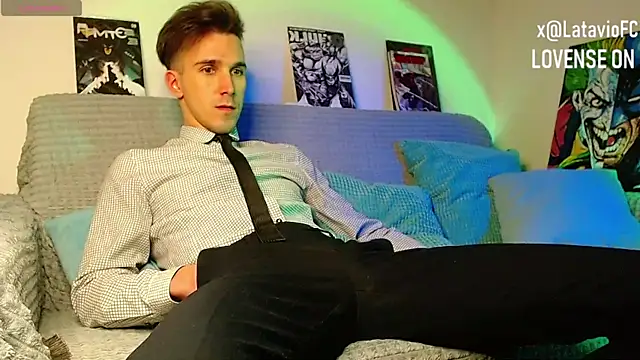 Midnighter_ Show Webcam