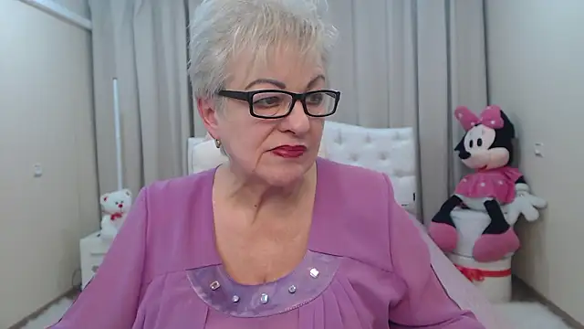 Chat XXX en directo de KayleSmoll