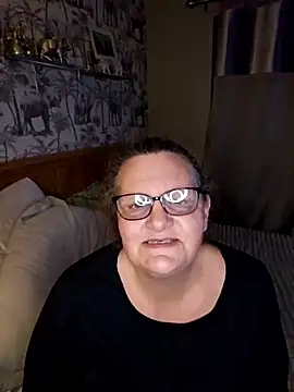 MissQueenBeex live XXX chat