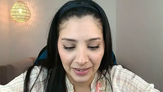 Chat XXX en directo de YummyAnna_