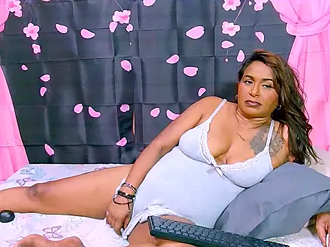 indiansparkle Chat XXX in diretta