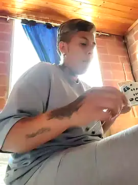 Yessi_rousse élő XXX-chatje