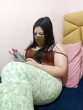 LONA-_- élő XXX-chatje