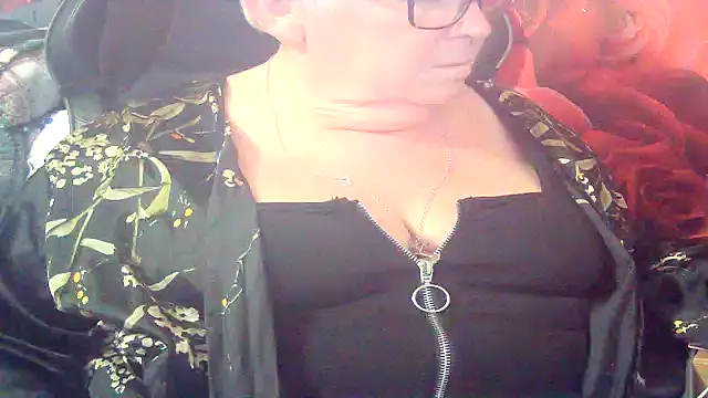 Chat XXX ao vivo de Playful_MILF_Demi