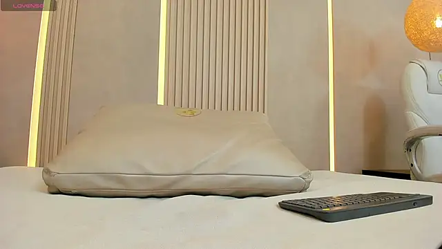 eva_lain Show in webcam