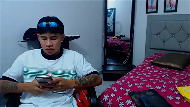 logannth live XXX chat