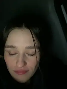 Mia_Mia_M Adlı Modelin Canlı XXX Sohbeti