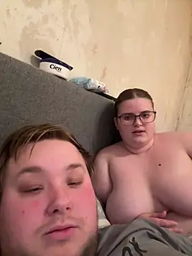 CurvyPaar2 Chat XXX in diretta