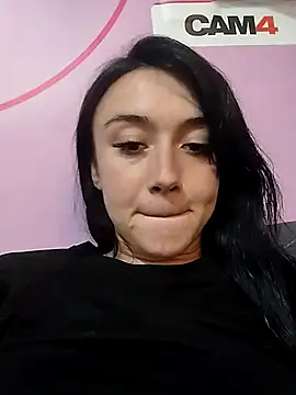 Amy_Kobold3 Adlı Modelin Canlı XXX Sohbeti