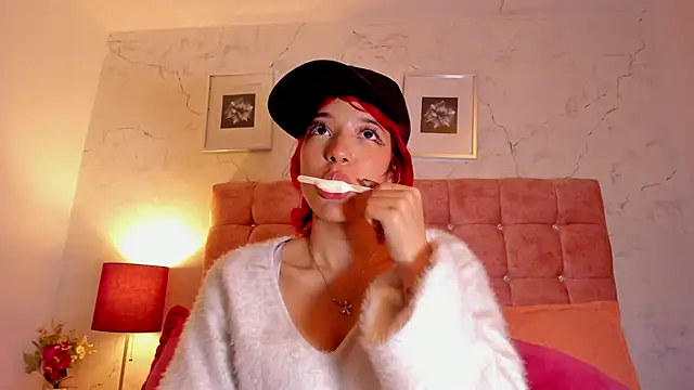 Pokazy przed kamerką – MiaaBlake_