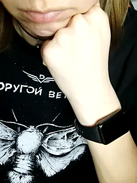 Aashikalaa Adlı Modelin Canlı XXX Sohbeti