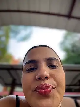 Colibri_xxx Chat XXX in diretta