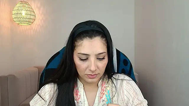 YummyAnna_ Adlı Modelin Canlı XXX Sohbeti