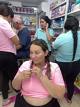 kandalove: διαδικτυακό σόου στην κάμερα