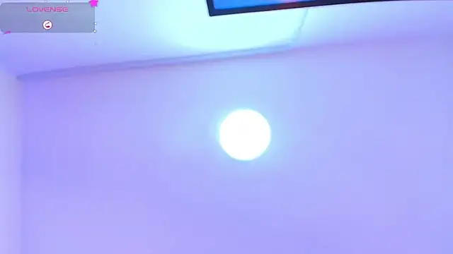 Chat +18 de Cammi_wagner ao vivo