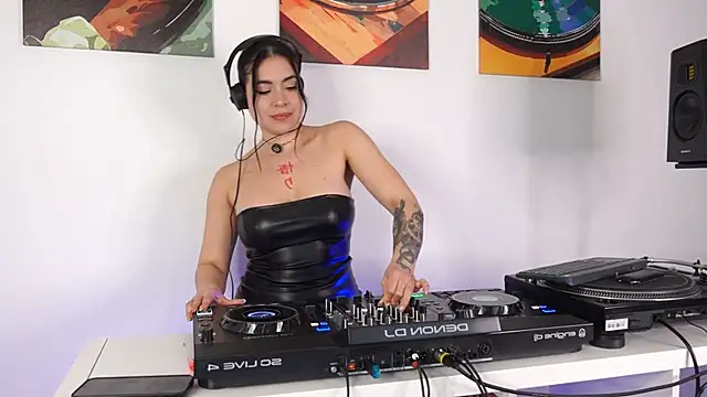 Živý XXX chat SatyaDj