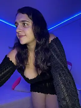 Alice777_ লাইভ XXX চ্যাট