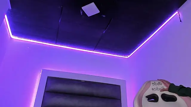 Chat +18 de adhalee_js ao vivo