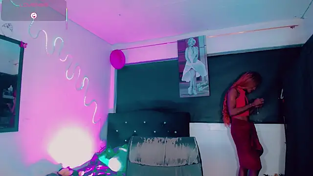 Kendall_hornyy élő XXX-chatje